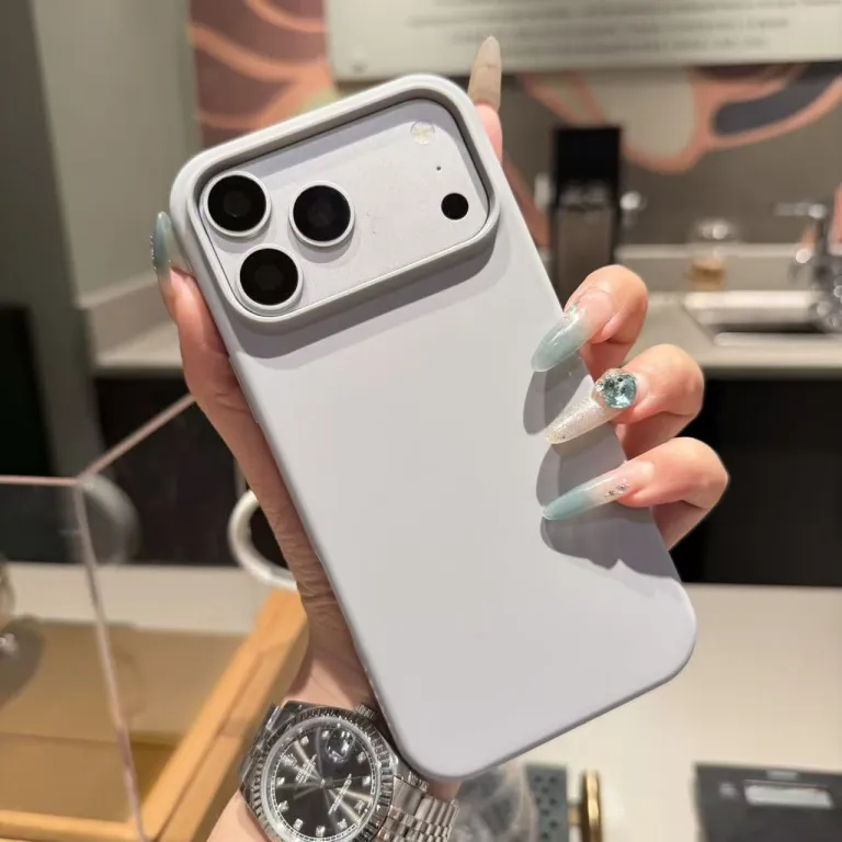 قاب گوشی سیلیکونی مایع با مگ‌سیف مغناطیسی مناسب iPhone18PROMAX اپل 17 ضد ضربه