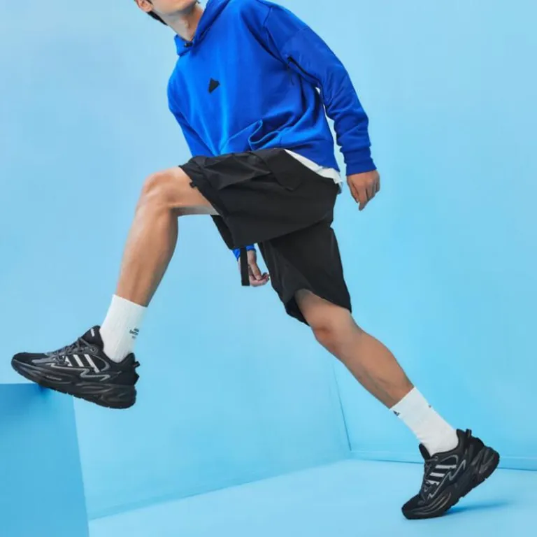 کفش ورزشی پاییزه adidas زنانه و مردانه، سبک، راحت و همه‌کاره
