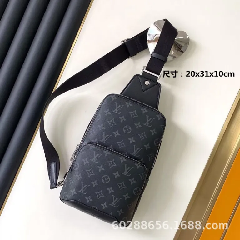 عرضه مستقیم کراس‌بوردر 2025 مدل جدید کیف مردانه m lv مشکی بلک‌واریر کیف کمری کیف سینه چرم طبیعی کیف دوشی کج شیک کیف تک‌دوش