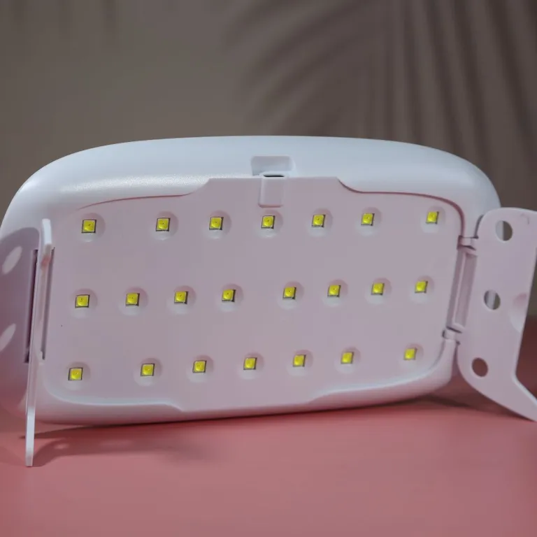 چراغ UV LED جدید 8 برای خشک‌کردن سریع لاک ناخن