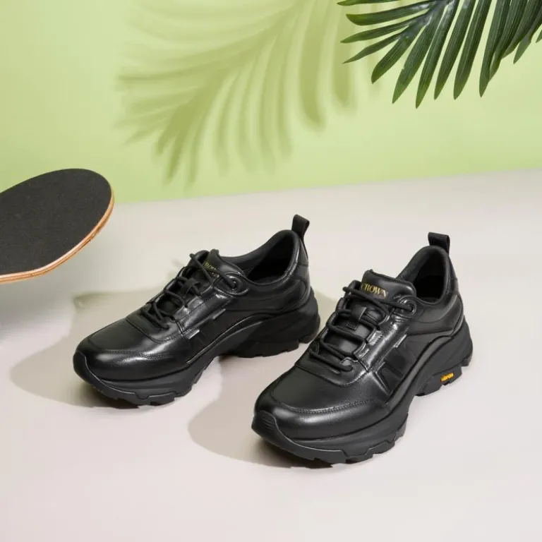 کفش چرم مردانه کلاسیک راحتی فضای باز با زیره Vibram مدل فروشگاهی برند Crown