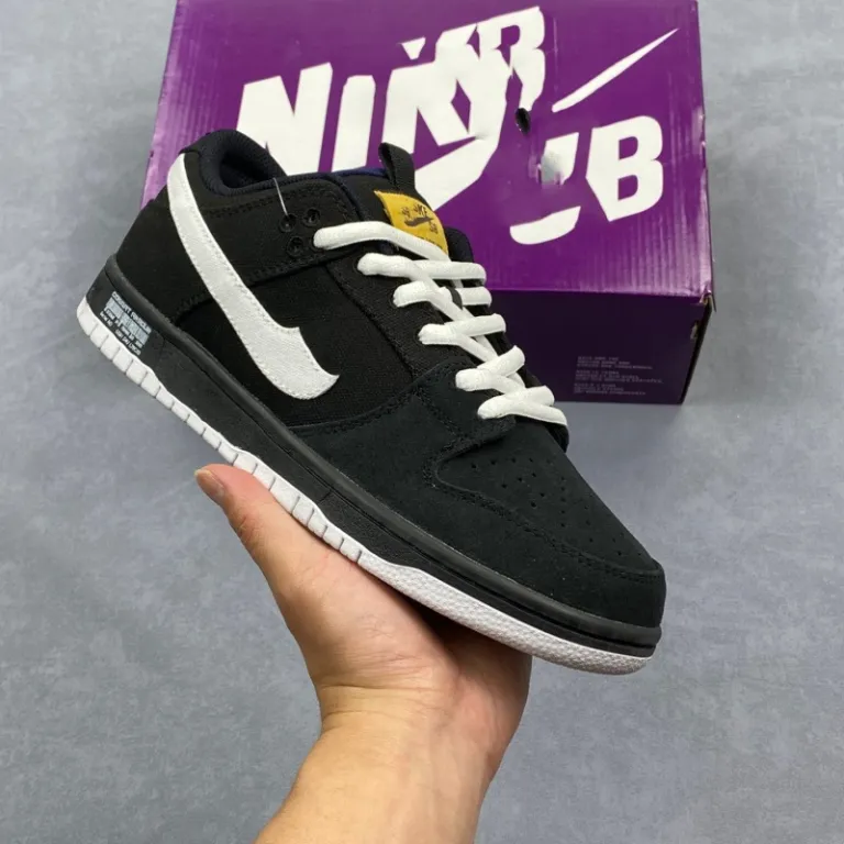 کفش اسنیکرز DUNK اورجینال پوتیان، مدل SB Low با گلدوزی برقی، مناسب بسکتبال و استفاده روزمره