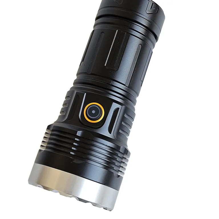 چراغ قوه LED جدید قابل شارژ با بدنه آلومینیومی و برد بلند، مجهز به دیود لیزری BT90