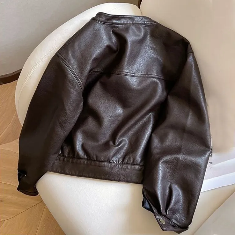 ژاکت چرمی موتوری کوتاه زنانه جدید به سبک هنگ کنگی وینتیج از چرم نرم، مناسب برای قد پتیته، فوق العاده شیک، سایزهای محدود