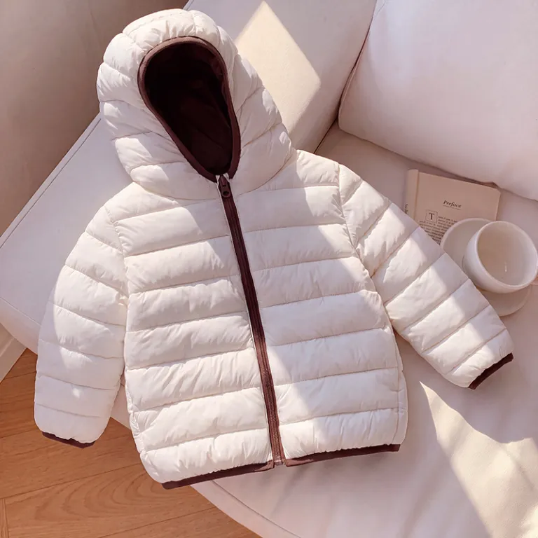 کاپشن سبک پَر و پنبه‌ای بچه‌گانه دخترانه و پسرانه کلاه‌دار زمستانی ساده مخصوص کودکان و نوجوانان