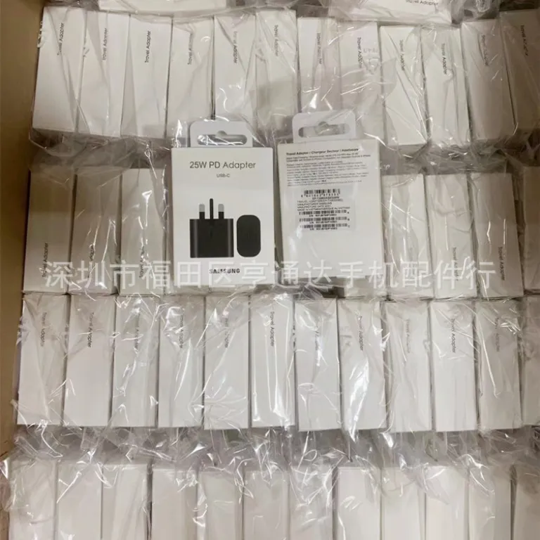 شارژر اورجینال 25w با دوشاخه بریتانیایی مناسب سامسونگ note10 S20 s21 تایپ سی 25w شارژ سریع