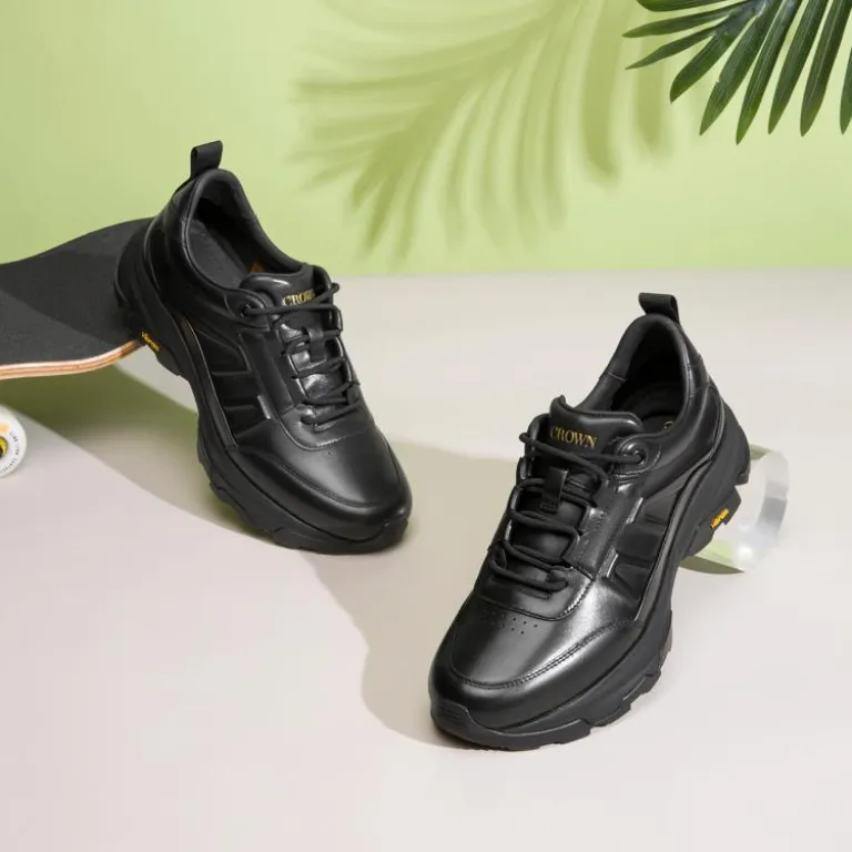 کفش چرم مردانه کلاسیک راحتی فضای باز با زیره Vibram مدل فروشگاهی برند Crown