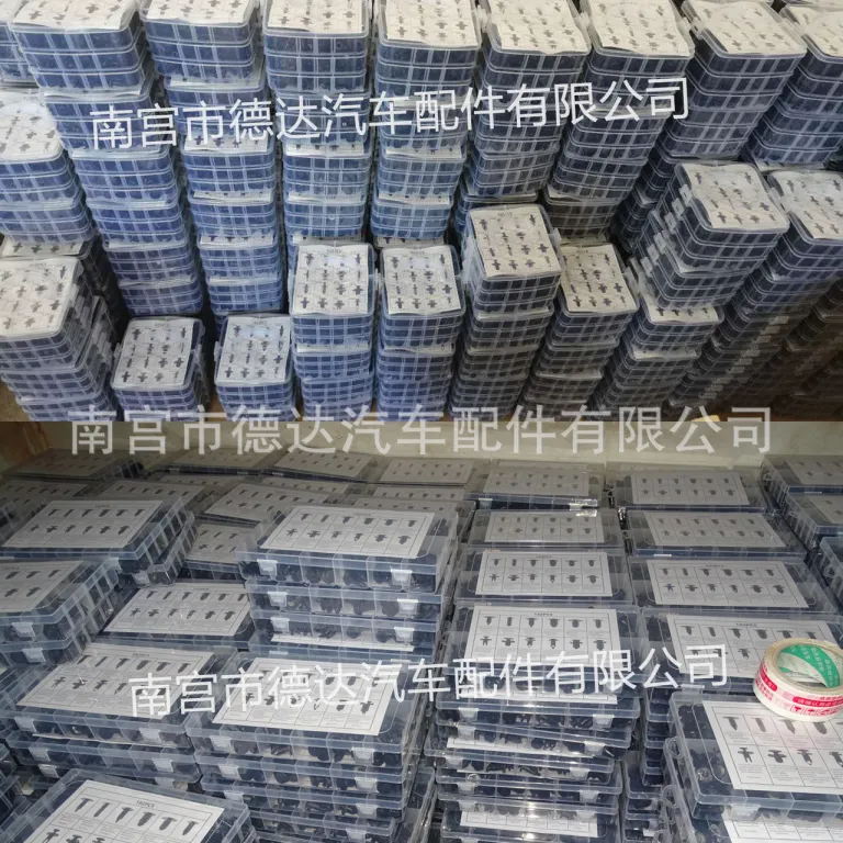 جعبه‌ای کراس بورد گیره خودرو 620pcs کیت اتصال دهنده ثابت خودرو، پرچ و گیره سپر و گلگیر