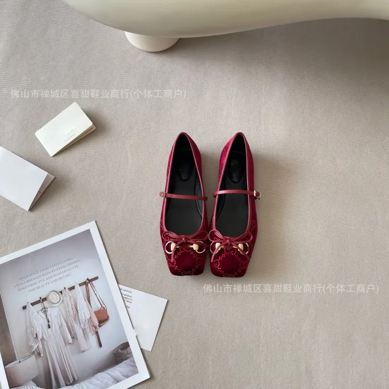 26 کفش باله جدید برند G با سگک اسبی، طرح دماغ خوکی، پاپیون، تخت و راحتی، مناسب استفاده روزمره، کفش مری جین زنانه