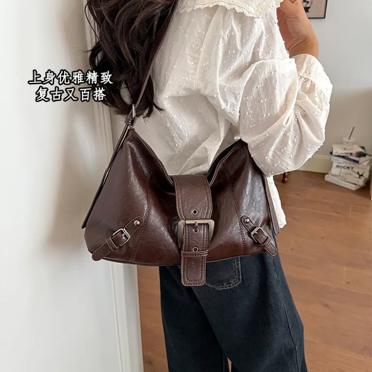 کیف دستی زنانه جدید چروکدار ساده چرم نرم پاییزی زیر بغل کوچک شیک و جذاب موتوری دوشی و دستی
