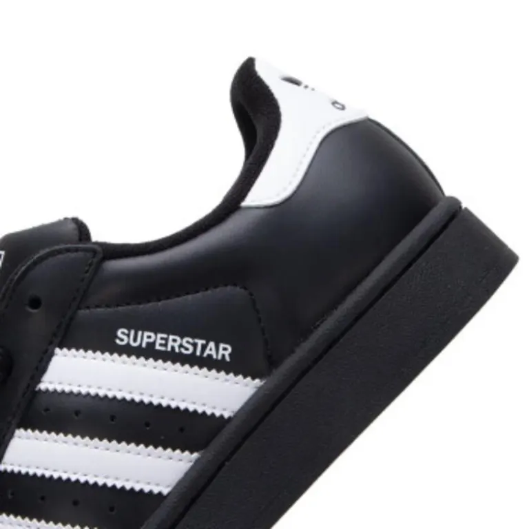 کفش راحتی adidas Originals Superstar 2 با طراحی پنجه صدفی، سبک و خنک، مناسب استفاده روزمره
