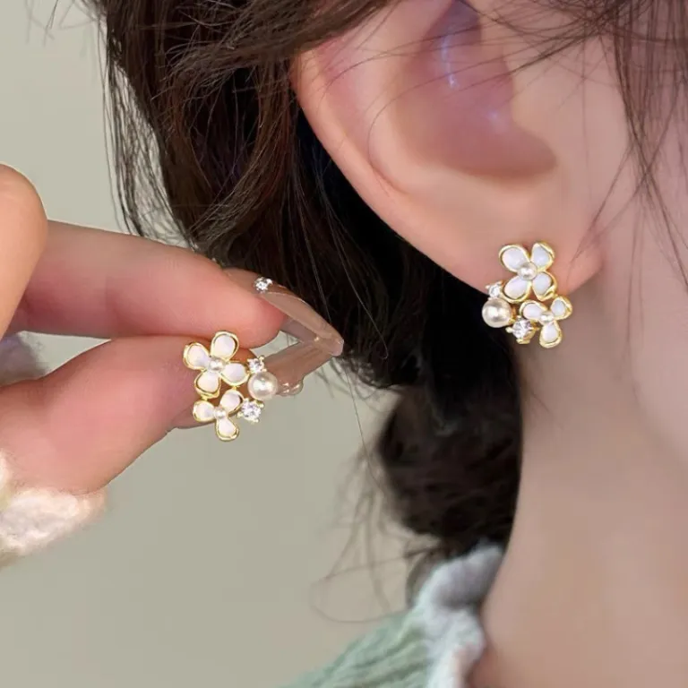S925 گوشواره میخی نقره خالص با حس لوکس، شیک و همه‌پسند مناسب استایل، عمده از تولیدکننده برای فروش شب‌بازار و بساط