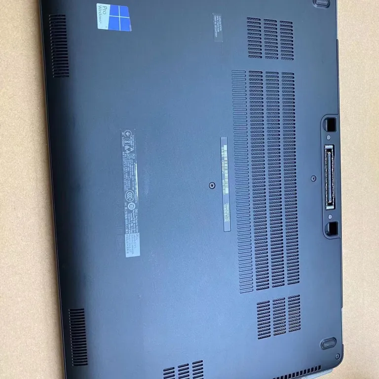 لپ‌تاپ باریک و سبک 14 اینچی Latitude E7390 مخصوص بازی و کارهای اداری i7