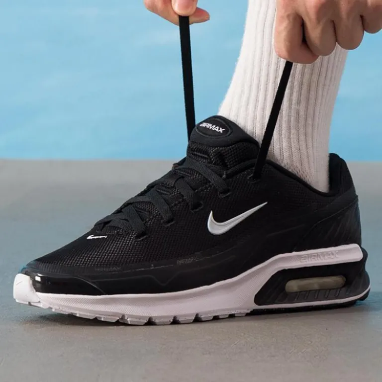 کفش ورزشی مردانه Nike AIR MAX BIA مناسب پیاده‌روی، تمرین و دویدن روزمره با زیره مقاوم و راحتی بالا