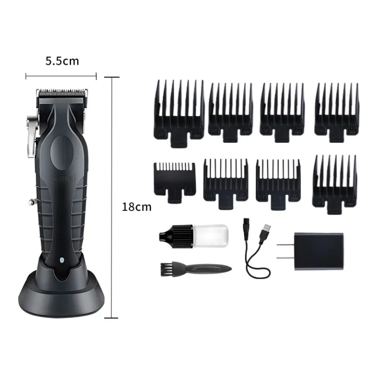 ماشین اصلاح موی حرفه‌ای کِمی KM-2296 با پایه شارژ، پورت USB، مناسب کوتاهی مدل آندرکات و حکاکی، مخصوص سالن‌های آرایش