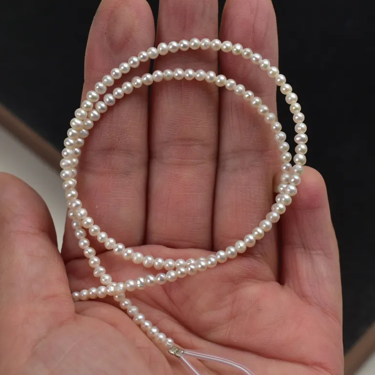مینی مروارید آب شیرین طبیعی 2-3mm مرواریدهای تقریباً گرد و تخت کوچک، دانهای، نیمهساخته برای کاردستی، یک رشته به طول حدود 38cm
