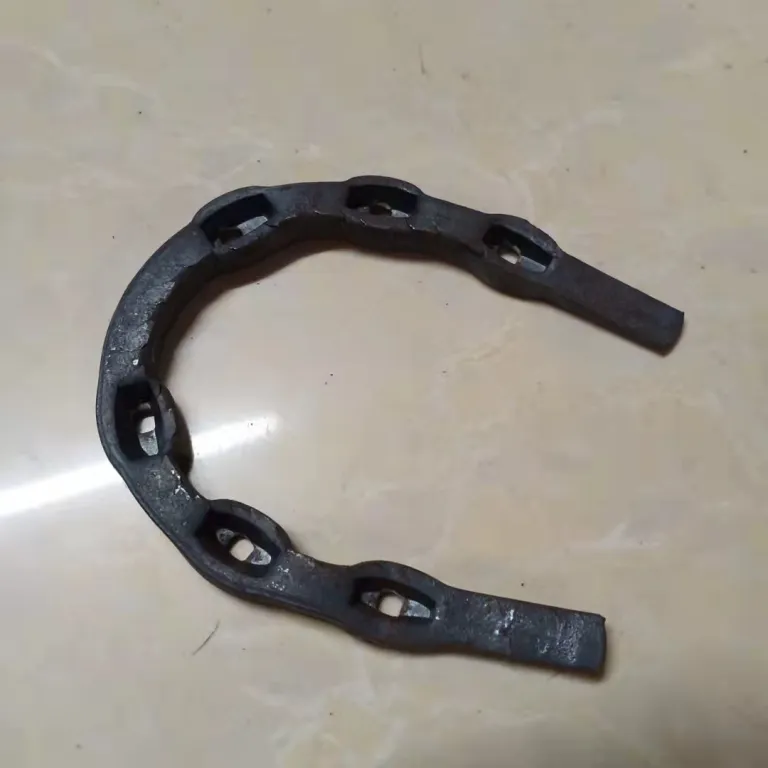 نعل اسب و میخ نعل، نعل آهنی اسب، لوازم سوارکاری، نعل اسب، نعل آهنی، تجهیزات اسب