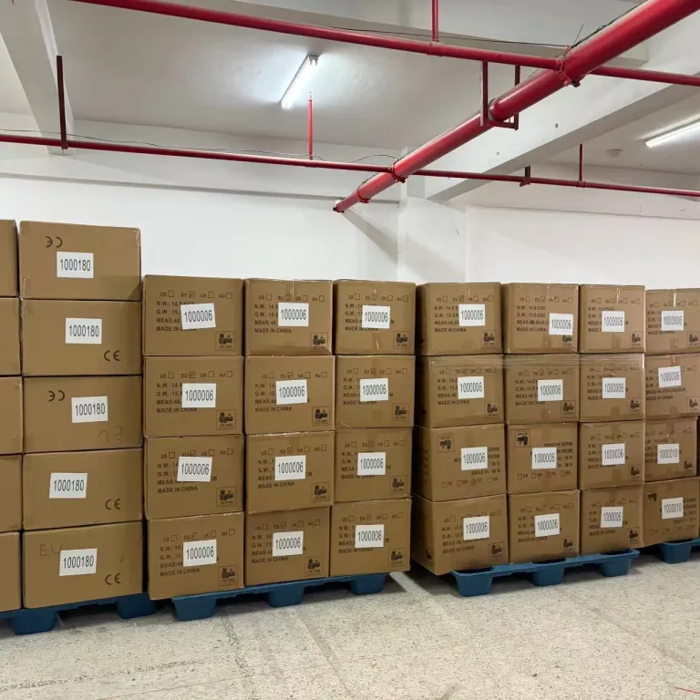 سر مکش تقویت‌شده استخر 14 اینچ با برس کناری، لوازم تمیزکاری استخر، ارسال فوری، پرفروش