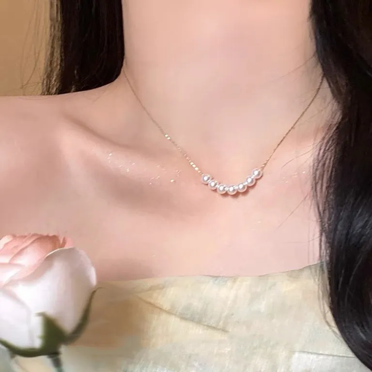 گردنبند مروارید طرحدار زنانه، سبک خاص و لوکس، طراحی سطح بالا، شیک و باوقار، گردنبند استخوانی، گردنبند یقهای، گردنبند مناسب پلیور، زنجیر مروارید