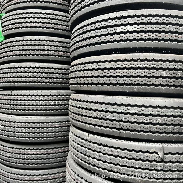 لاستیک چاویانگ 700R16 تمامسیمی 14 لایه باربری مقاوم در برابر سایش برای کامیون و اتوبوس 700-16 AZ630