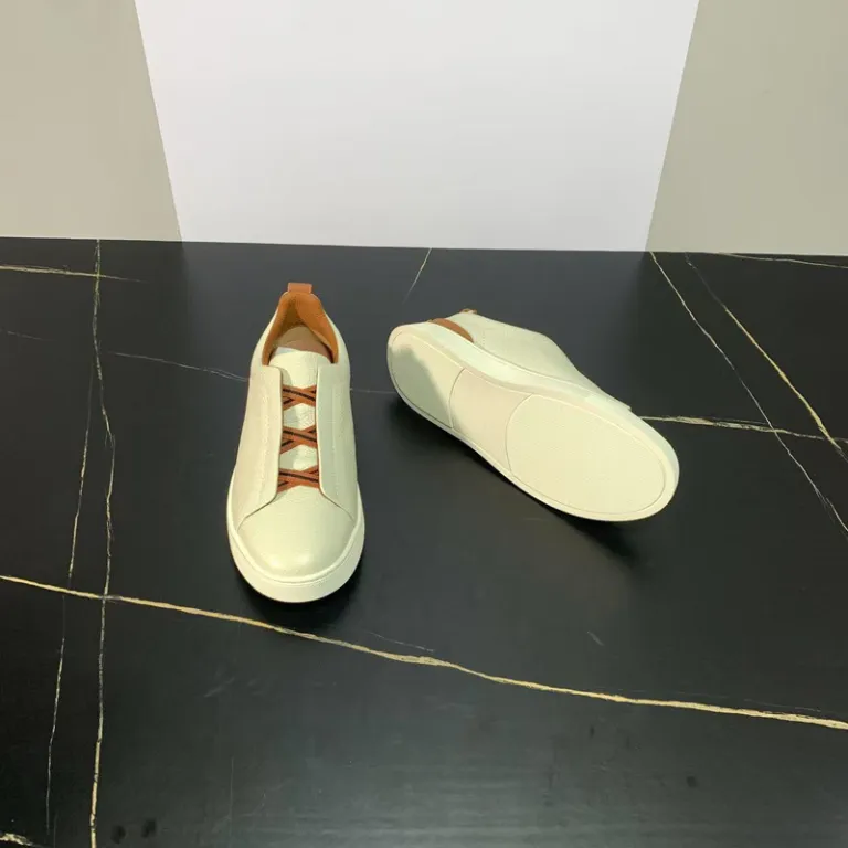 کفش مردانه جنی جدید فروشگاه کارخانه 24 راحتی بدون بند چرم طبیعی رویه اسپرت کژوال همه‌کاره