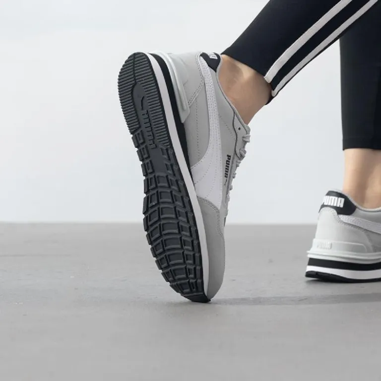 کفش ورزشی زنانه ساق کوتاه PUMA مقاوم در برابر سایش، ساده، شیک و مناسب استفاده روزمره