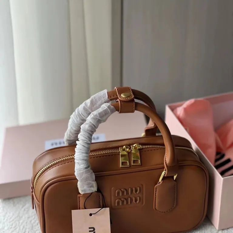 کیف دستی کوچک بوستون بولینگ بالشی مدل جدید miu قابل استفاده به صورت دوشی و کراس بادی