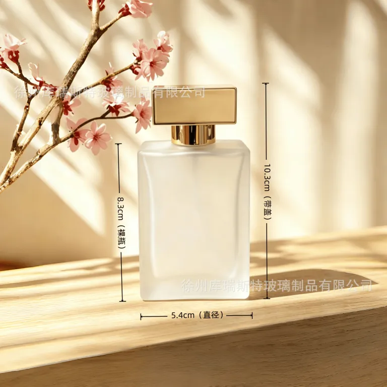 بطری خالی مربعی مات سفید برای تقسیم عطر، سرم و نمونه لوازم آرایشی لوکس