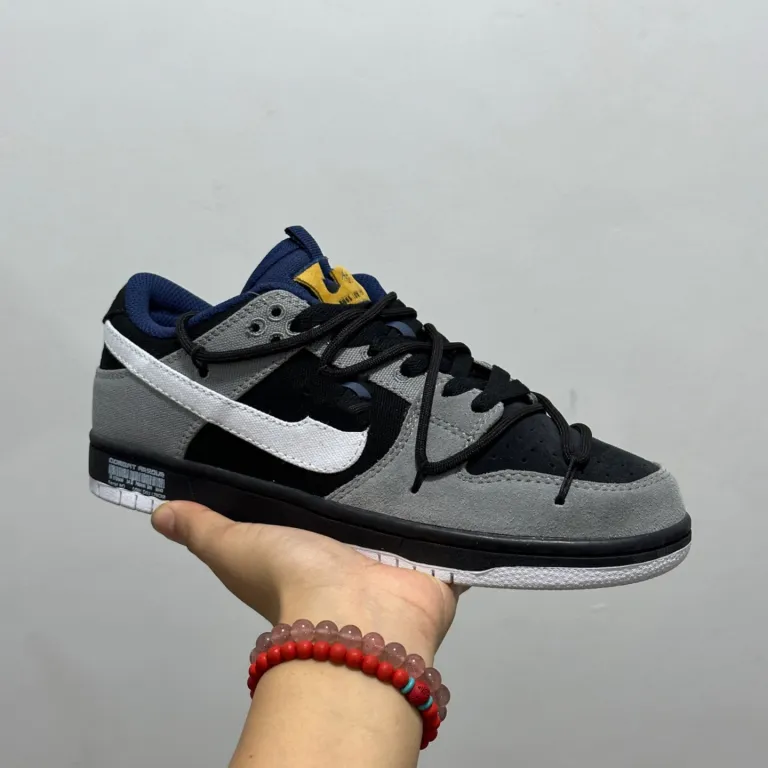 کفش اسنیکرز DUNK اورجینال پوتیان، مدل SB Low با گلدوزی برقی، مناسب بسکتبال و استفاده روزمره