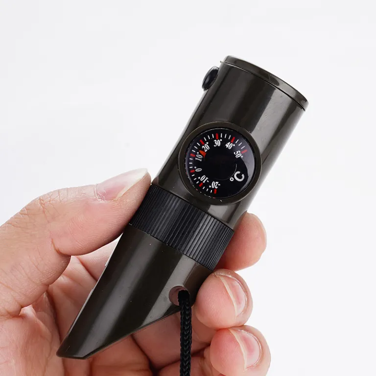 سوت هفت‌کاره چندمنظوره برای فضای باز با چراغ LED، دماسنج و قطب‌نما 7 1