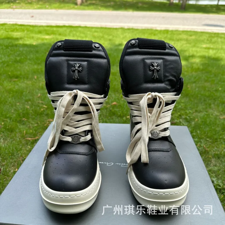 بوت ساق‌بلند چرم طبیعی مشکی طرح مثلث وارونه سایز بزرگ زیره ضخیم مدل Rick Owens