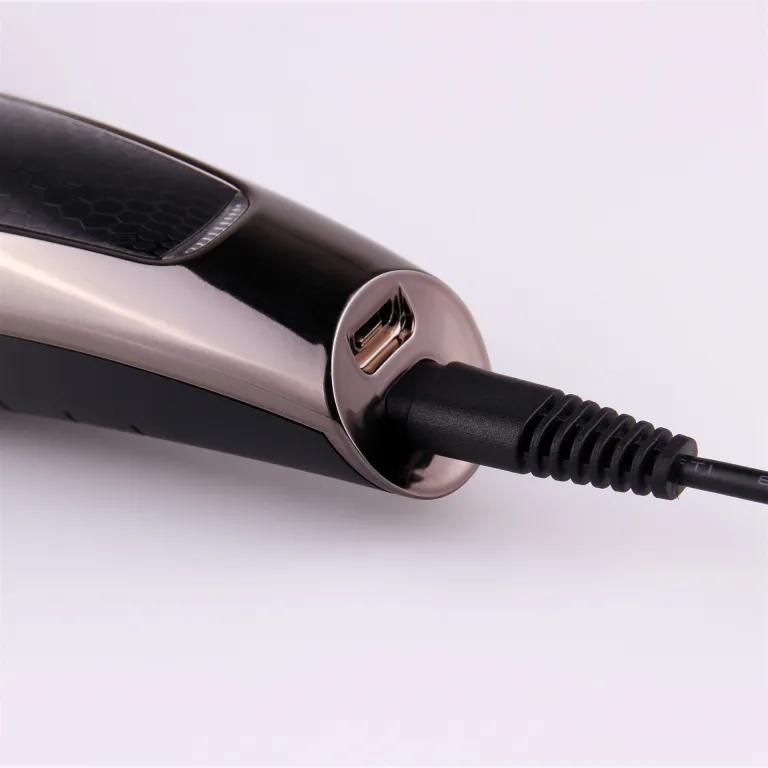VGR V-030 ماشین اصلاح موی شارژی USB مخصوص مدل موی پومپادور، مناسب صادرات و اصلاح سر