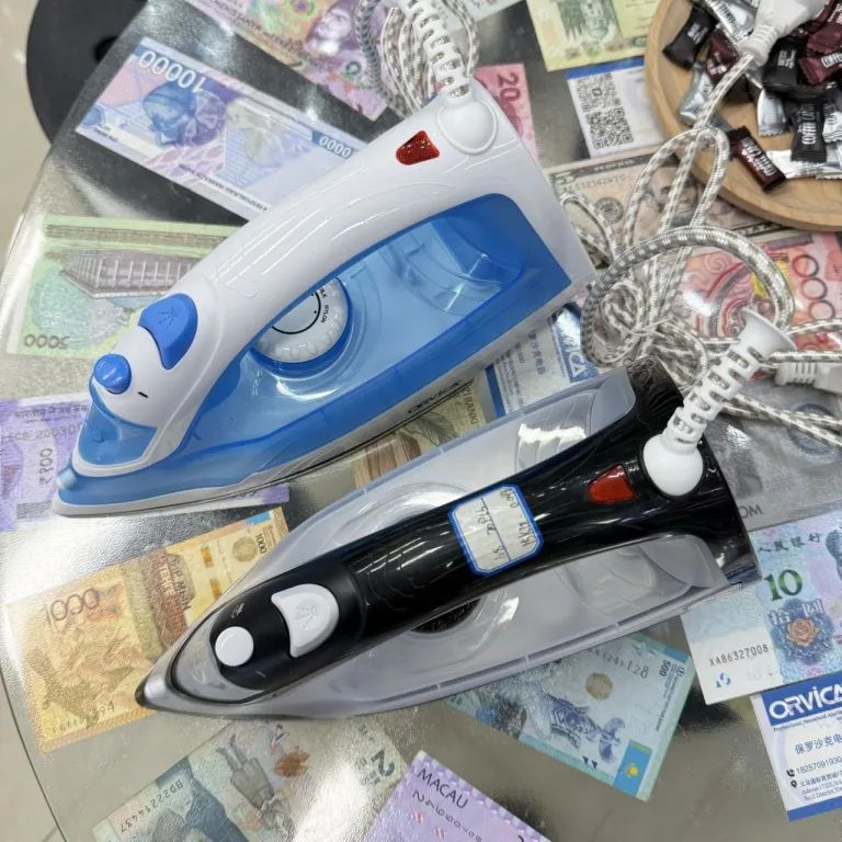 اتو بخار قابل حمل ORVICA دستی خانگی اتو برقی کوچک با پاشش آب و کف سرامیکی Iron