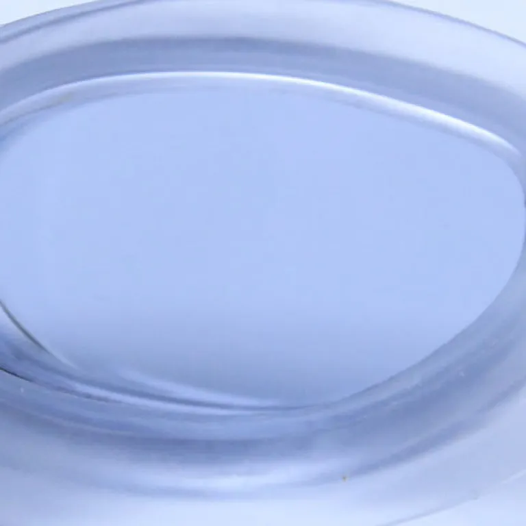 عینک شنای آماده از کارخانه با عدسی تخت قابل تنظیم در رنگ‌های متنوع مناسب آقایان و بانوان با دید شفاف