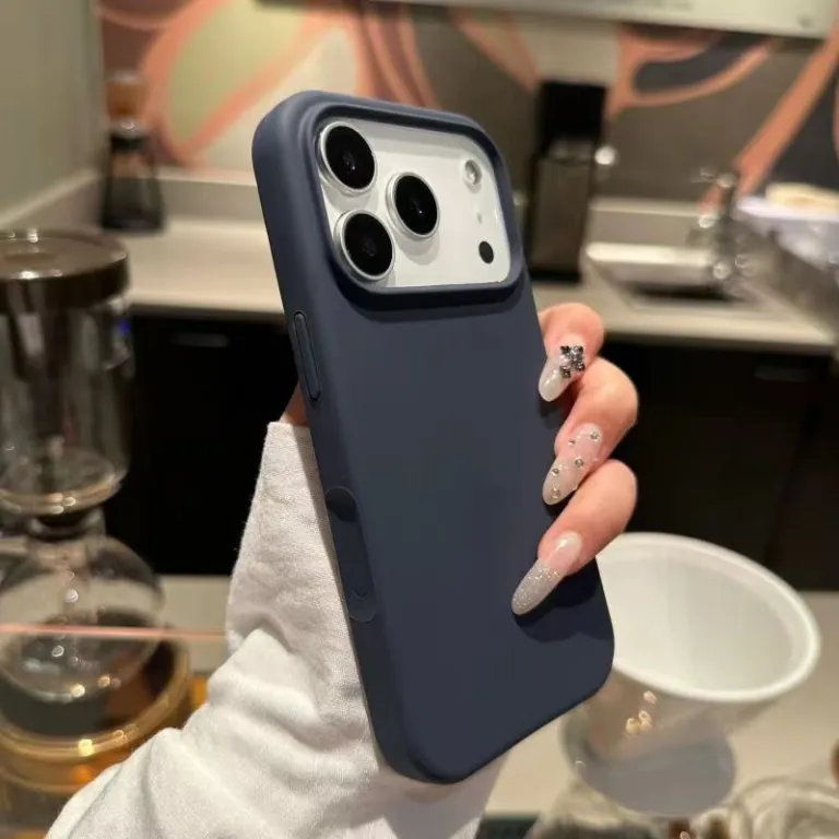 قاب گوشی سیلیکونی مایع با مگ‌سیف مغناطیسی مناسب iPhone18PROMAX اپل 17 ضد ضربه