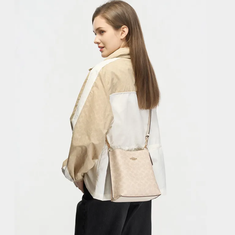 کیف دوشی کراس‌بادی سطلی COACH مدل MOLLIE 22 CBQ33
