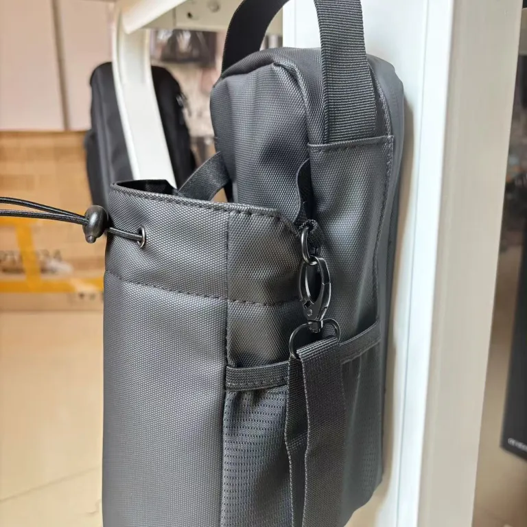 کیف مغناطیسی بطری آب باشگاه با ظرفیت بالا و ضدآب، کیف نگهدارنده قابل حمل برای موبایل و کلید، کیف دوشی آویز، عمده فروشی کارخانه