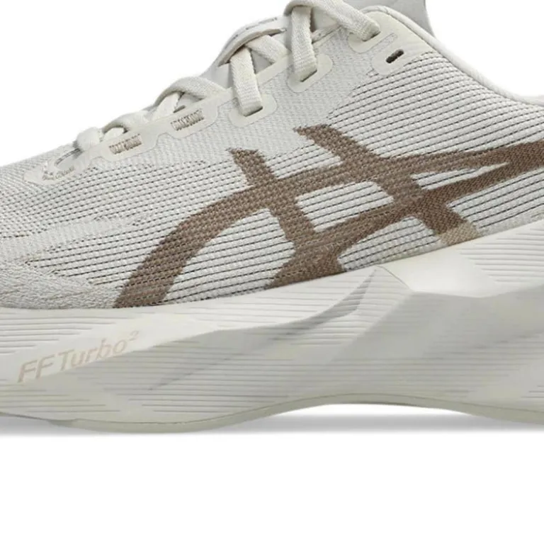 کفش دویدن مردانه ASICS NOVABLAST 6 سبک، انعطاف‌پذیر و تنفس‌پذیر