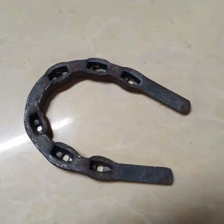 نعل اسب و میخ نعل، نعل آهنی اسب، لوازم سوارکاری، نعل اسب، نعل آهنی، تجهیزات اسب